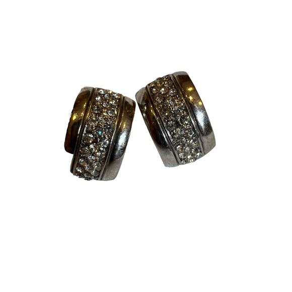 Vintage Clip On Earrings - Picture 2 of 4